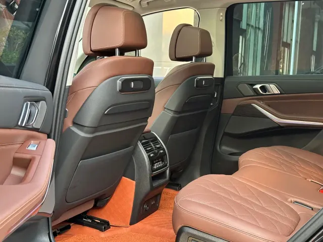 BMW X7 — Фото автомобиля 6