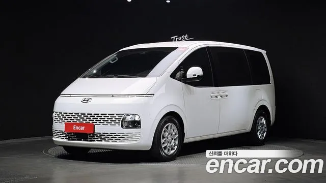 Фотография автомобиля — Hyundai Staria