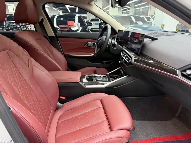 BMW 3 Series — Фото автомобиля 21