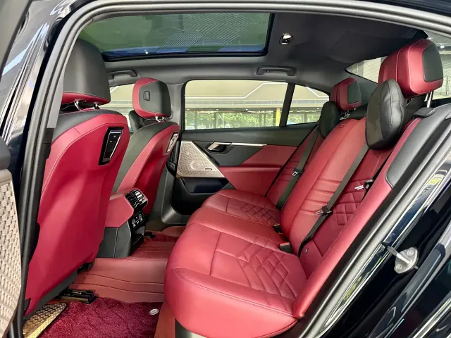BMW 5 Series — Фото автомобиля 6