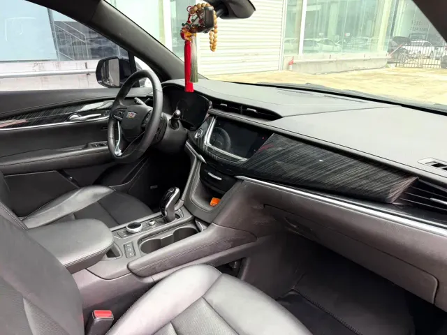 Cadillac XT6 — Фото автомобиля 14