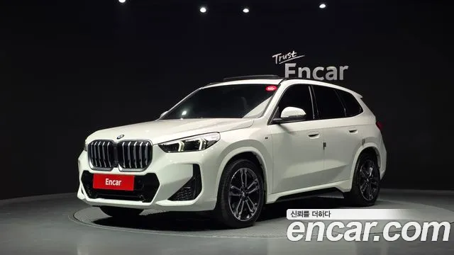 Фотография автомобиля — BMW X1 U11