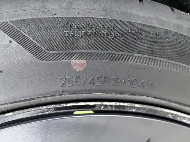Tesla Model Y — Фото автомобиля 24