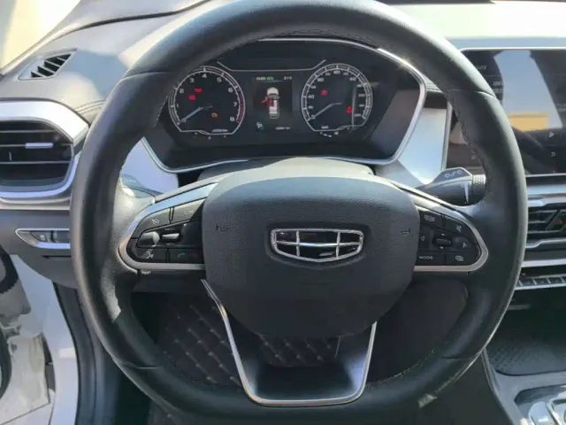 Geely Binyue — Фото автомобиля 10
