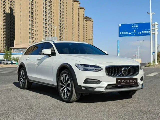 Volvo V90 — Фото автомобиля 3
