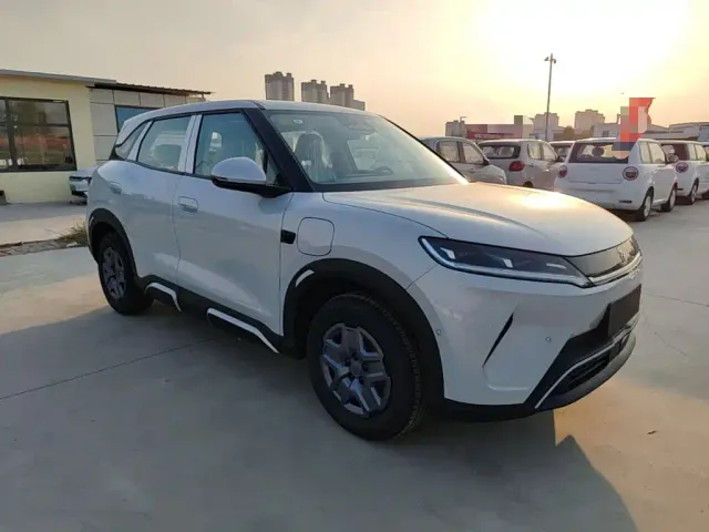 BYD Yuan UP — Фото автомобиля 3
