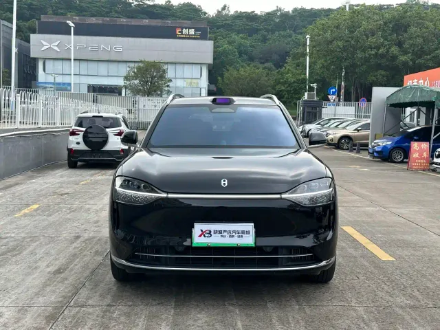 AITO Wenjie AITO M9 2024 Range Extender Ultra 52kWh 6-seater — Фото автомобиля 2