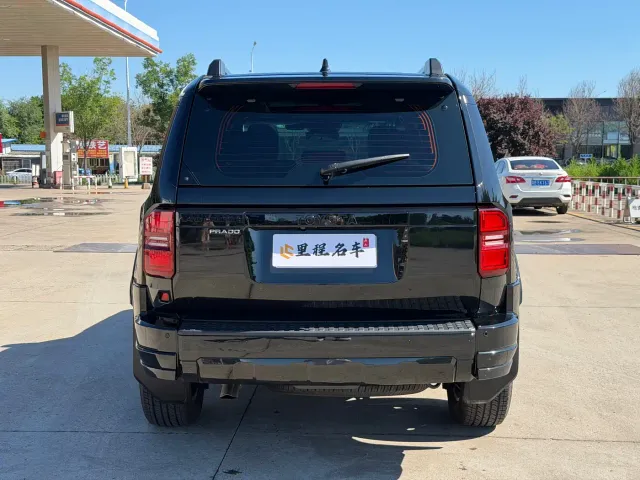 Toyota Prado — Фото автомобиля 7