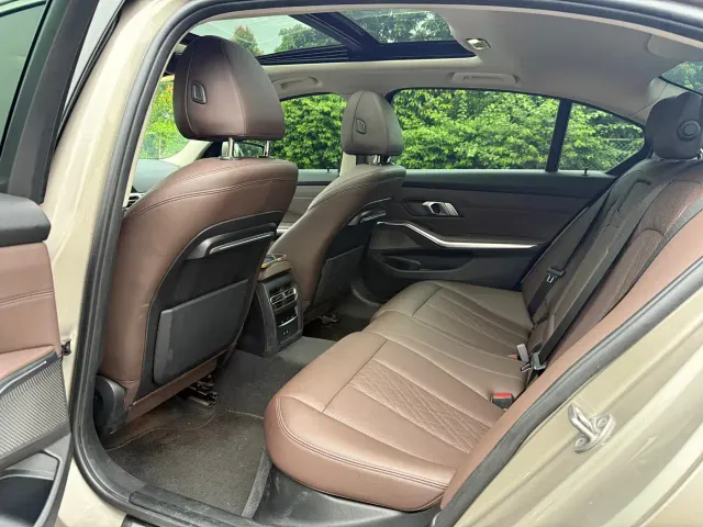 BMW 3 Series — Фото автомобиля 10