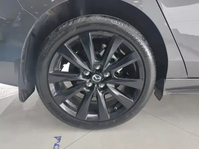 Mazda Axela — Фото автомобиля 6