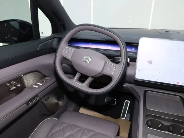 Nio ES8 — Фото автомобиля 13