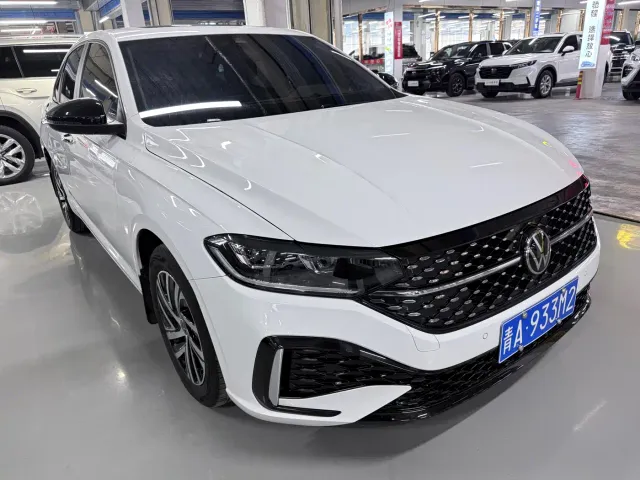 Volkswagen Lavida — Фото автомобиля 3