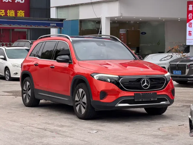Mercedes-Benz EQB — Фото автомобиля 3