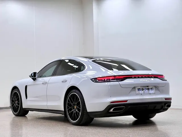Porsche Panamera — Фото автомобиля 5