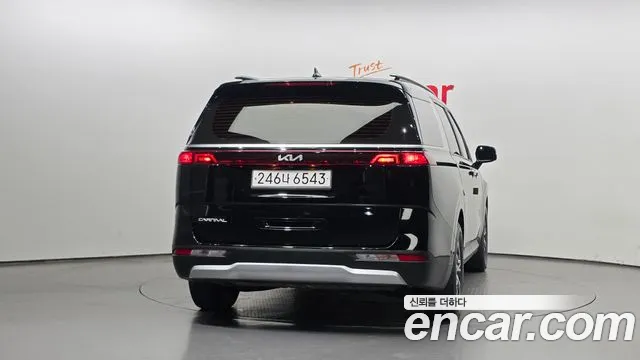Kia Canival — Фото автомобиля 2