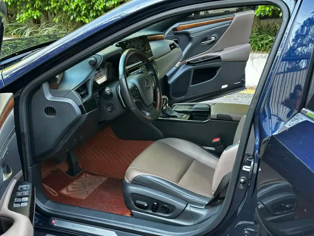 Lexus ES — Фото автомобиля 7