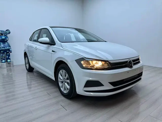 Volkswagen Polo — Фото автомобиля 2