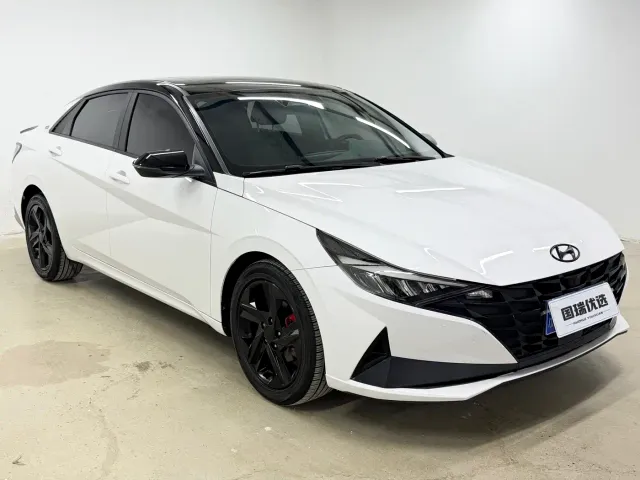 Hyundai Elantra — Фото автомобиля 3