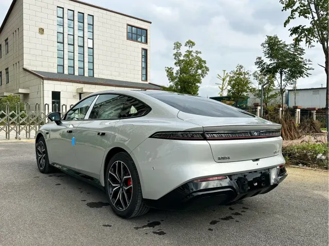 Dongfeng eπ 007 — Фото автомобиля 11