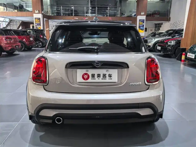 MINI Hatch — Фото автомобиля 4