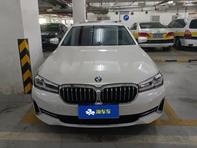 BMW 5 Series — Фото автомобиля 2