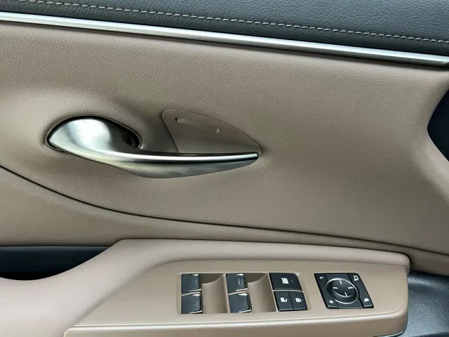 Lexus ES — Фото автомобиля 19