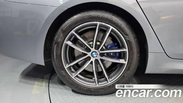 BMW 5 Series G30 — Фото автомобиля 5