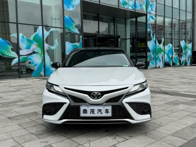 Toyota Camry — Фото автомобиля 2