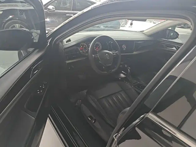 Volkswagen Passat — Фото автомобиля 15
