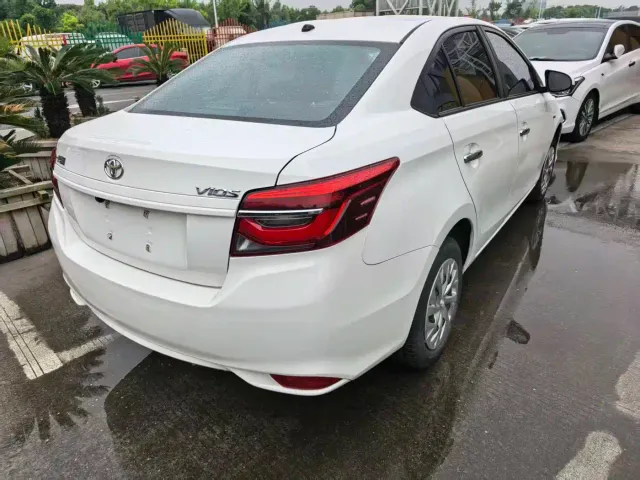Toyota Vios — Фото автомобиля 9