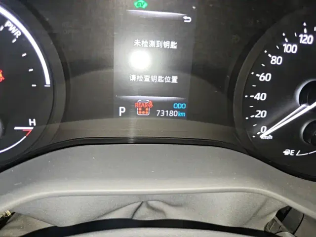 Toyota Sienna — Фото автомобиля 16