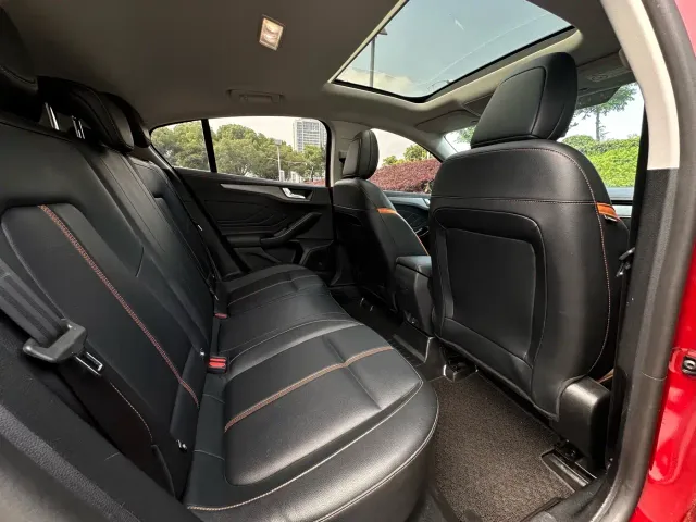 Ford Focus — Фото автомобиля 18