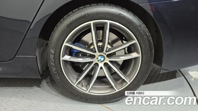 BMW 5 Series G30 — Фото автомобиля 21