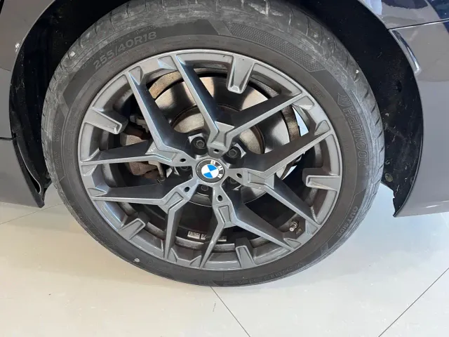 BMW 3 Series — Фото автомобиля 14