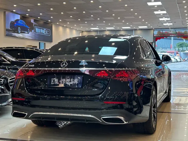 Mercedes-Benz E-Class — Фото автомобиля 15