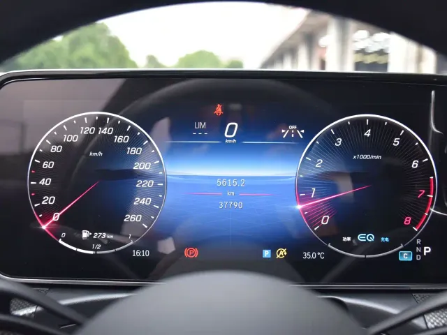 Mercedes-Benz C-Class — Фото автомобиля 4