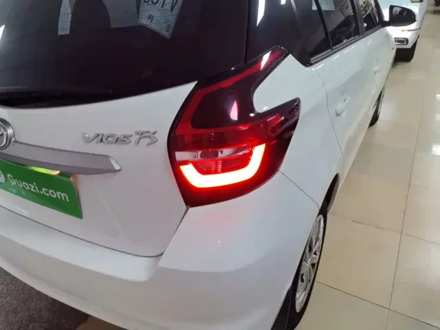 Toyota Vios FS — Фото автомобиля 7