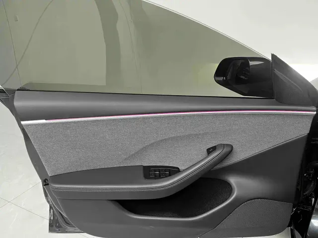 Tesla Model 3 — Фото автомобиля 5
