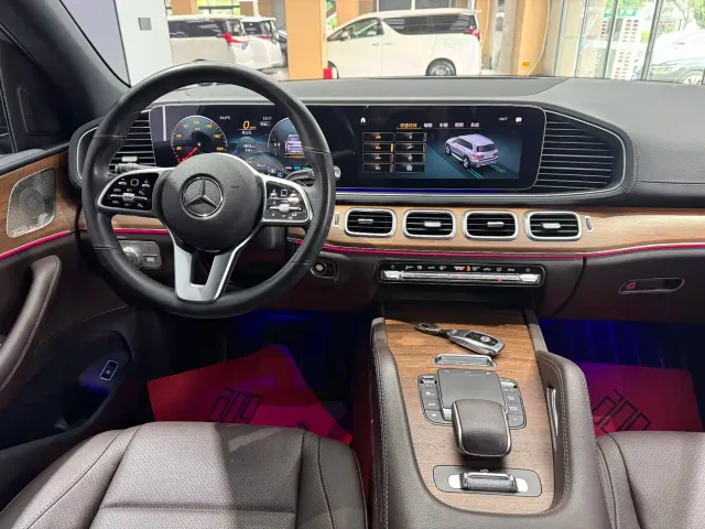 Mercedes-Benz GLS-Class — Фото автомобиля 15