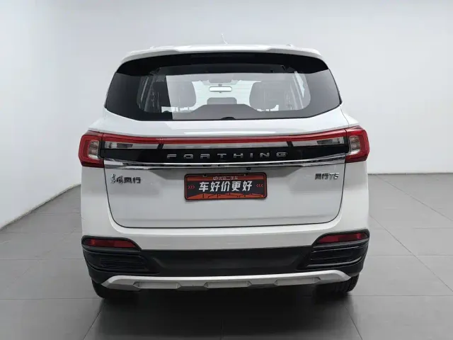 Forthing T5 — Фото автомобиля 4