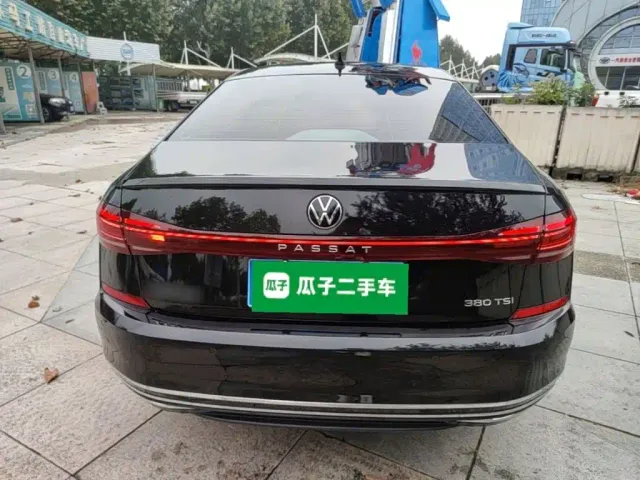 Volkswagen Passat — Фото автомобиля 5