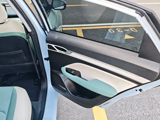 Geely Emgrand L — Фото автомобиля 18