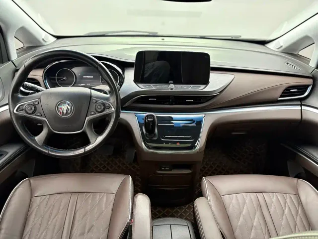 Buick GL8 — Фото автомобиля 5
