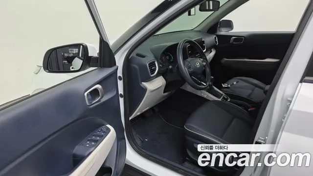 Hyundai Venue — Фото автомобиля 11