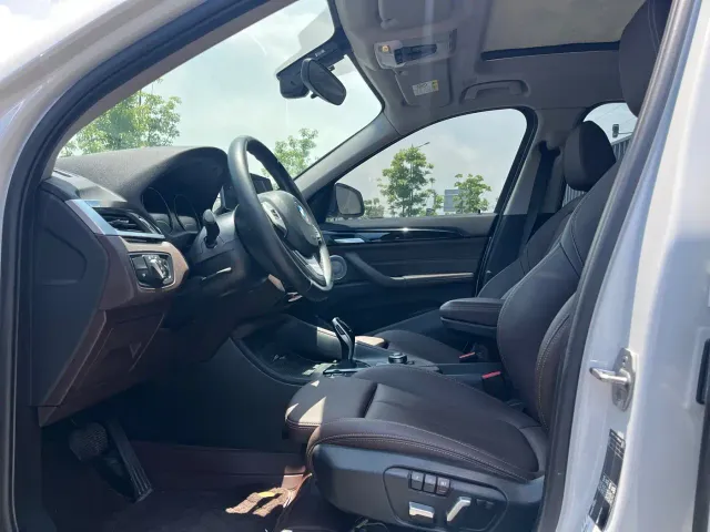 BMW X1 — Фото автомобиля 14