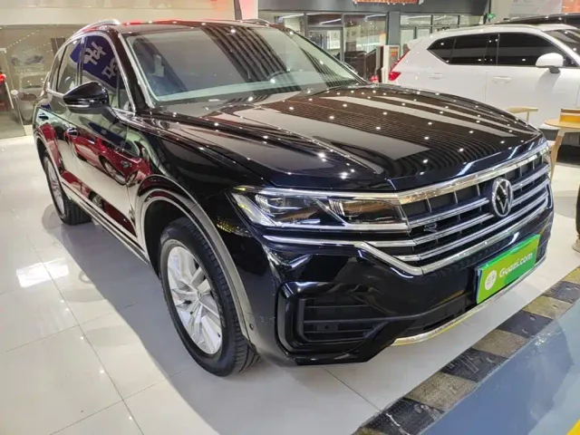 Volkswagen Touareg 2022 2.0TSI Rui Shang Edition — Фото автомобиля 3