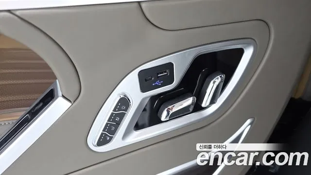 Kia Carnival Generation 4 — Фото автомобиля 23