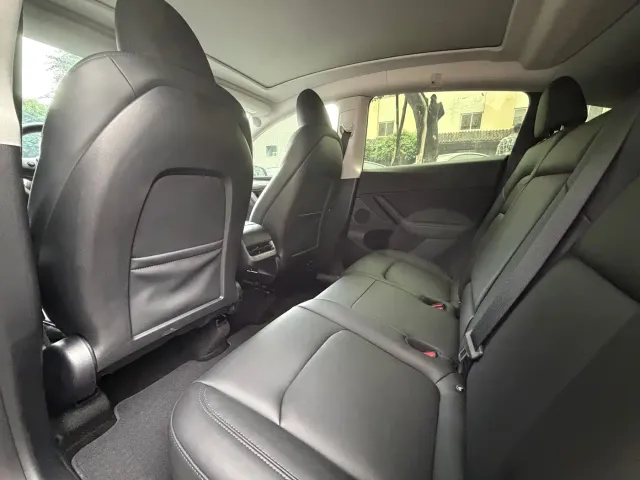 Tesla Model Y — Фото автомобиля 9