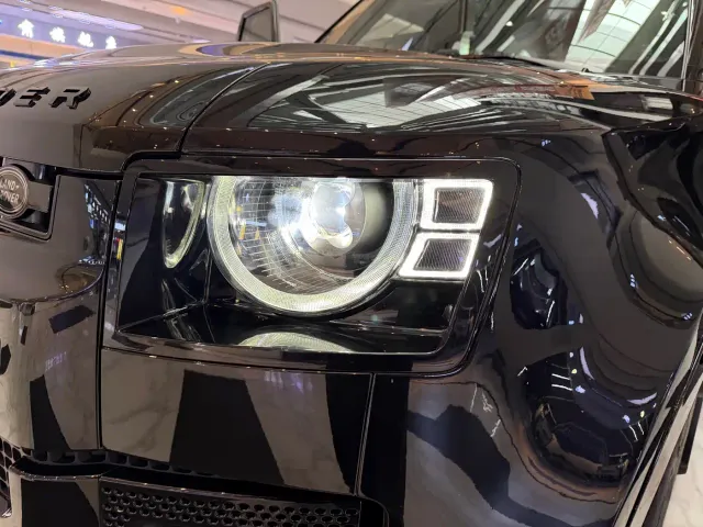 Land Rover Defender — Фото автомобиля 15
