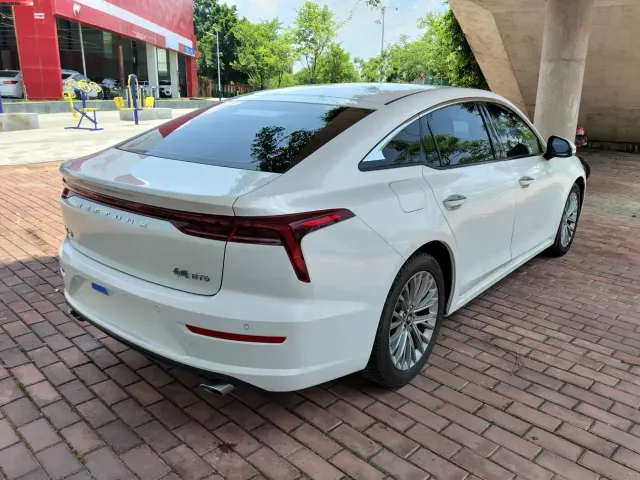 Bestune B70 — Фото автомобиля 4
